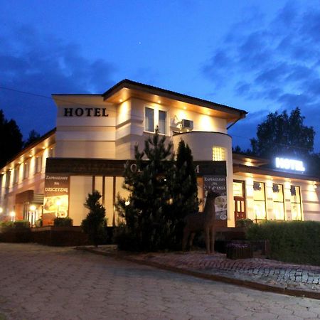 Hotel Pod Jeleniem Tuchola Exterior foto