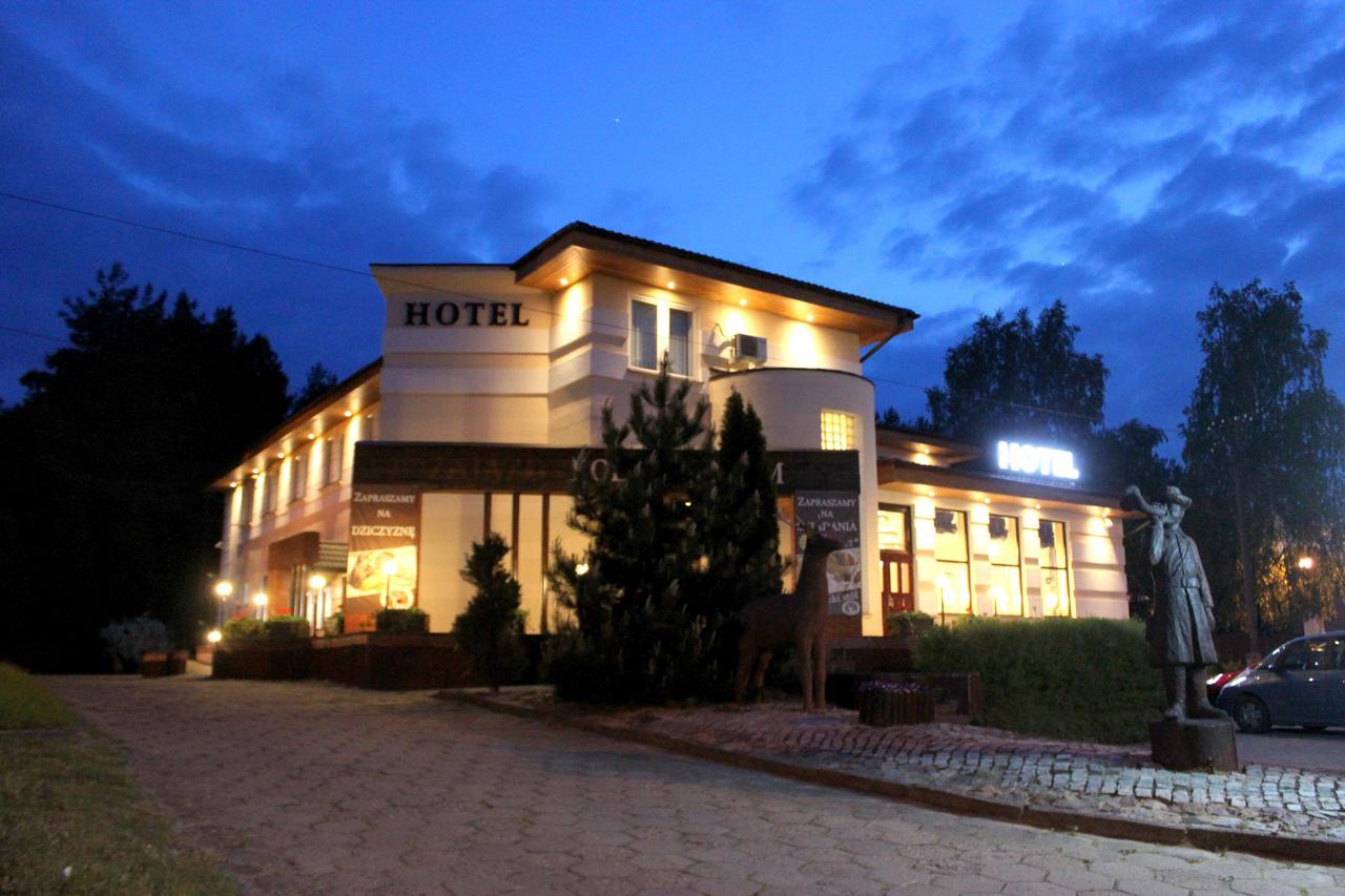 Hotel Pod Jeleniem Tuchola Exterior foto