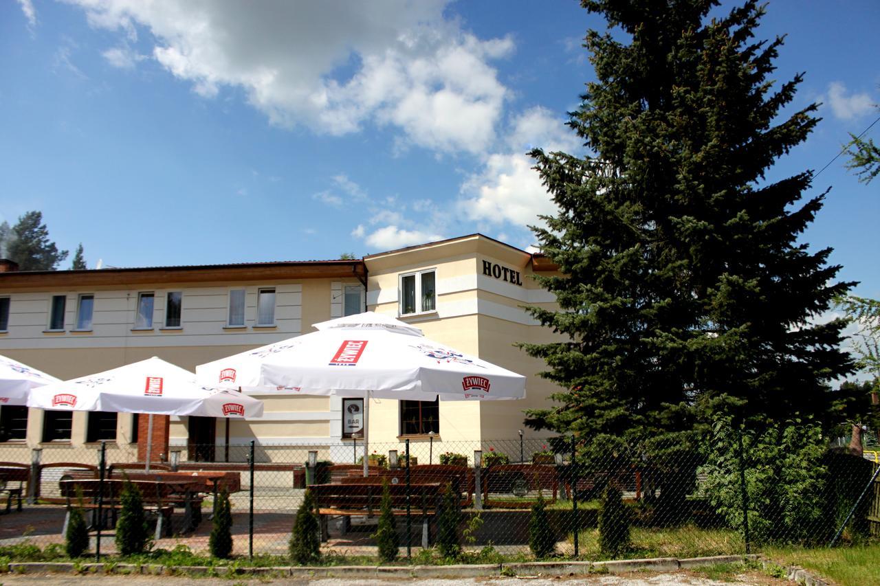 Hotel Pod Jeleniem Tuchola Exterior foto